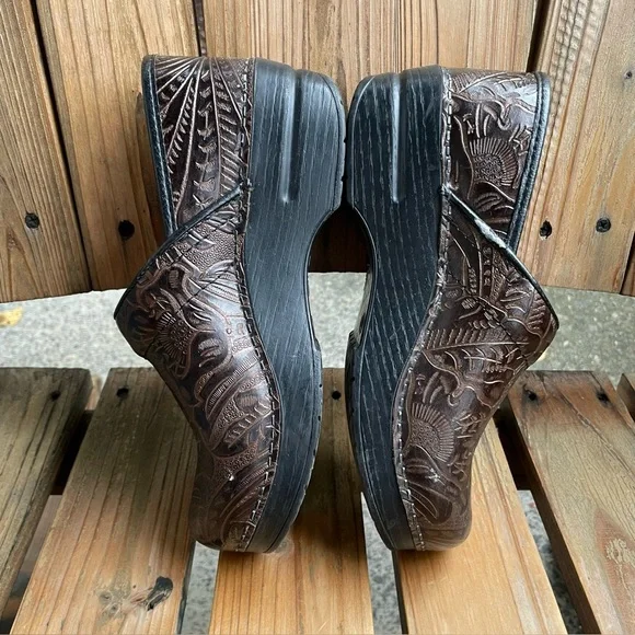 Dansko Professional Brown Tooled Leather Clog Size 37 - Picture 6 of 16